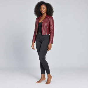 Chaqueta de cuero para mujer diseñada para la moda moderna con construcción duradera, forro cómodo y diseño elegante. - Product Image 4