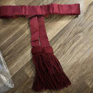 Écharpes d'uniforme décoratives haut de gamme offrant un tissu doux et des écharpes d'uniforme durables pour les occasions spéciales - Product Image 2