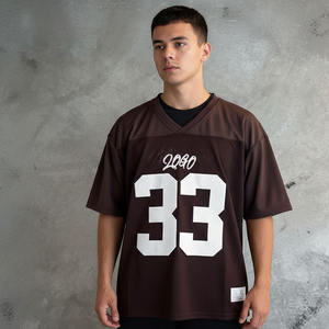 Camiseta de fútbol americano retro de poliéster extragrande personalizada, estilo streetwear, con sublimación y malla, tipo jersey americano. - Product Image 5