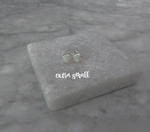 ต่างหูโอปอลสีขาว ต่างหูเงินแท้ประดับโอปอล ต่างหูโอปอลไฟ โอปอลประจำเดือนตุลาคม เครื่องประดับอัญมณี ของขวัญสุดหรูสำหรับเธอ - Product Image 5