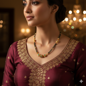 Mangalsutra de Oro Antiguo de 22K con Sello BIS - Collar Tradicional Hecho a Mano con Cuentas Negras en Oro Amarillo 916 - Product Image 1