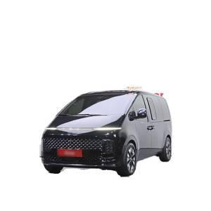 Hyundai Staria 4x4 Lounge 7 places avec sièges en cuir, boîte automatique, caméra de recul, diesel - Novembre 2023, 38 291 km - Product Image 1