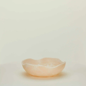 Elegante Tazón de Resina para Servir con Patrón de Arte Fluido en Tonos Aqua y Blanco para Exhibir Frutas en la Mesa de Comedor y Decoración Contemporánea del Hogar - Product Image 4