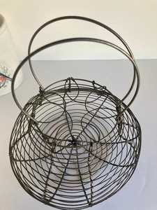 Farmhouse Style Metal <b>Egg</b> <b>Basket</b>, Durable Wire <b>Egg</b> Storage Holder for Kitchen - Product Image 4