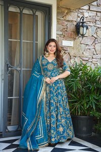 Robe Anarkali en soie marron pour femme, longueur ras du sol, brodée, style indien pakistanais, pour mariage, avec dupatta, séchage rapide - Product Image 3