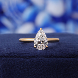 Bague de fiançailles solitaire en or jaune 14 carats avec diamant de laboratoire taille poire 2,00 carats, provenance ancienne mine - Product Image 1