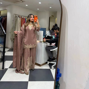 Conjunto de Sharara y Dupatta de Crepé Natural Pesado con Bordado Intrincado de Lentejuelas - Product Image 1