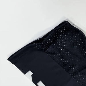 Camiseta Deportiva de Malla Negra de Alta Calidad para Hombre, Estilo Vintage, Corte Cuadrado, Manga Corta, para Fútbol y Fútbol Americano - Product Image 3