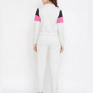 Ensemble de survêtements élégants pour femmes, idéal pour la gym et le yoga, avec haut à manches longues et pantalon – Meilleures ventes de survêtements pour femmes - Product Image 4