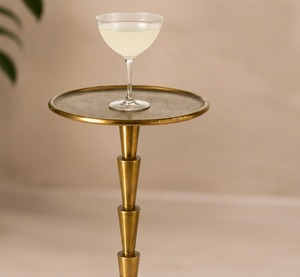 Mesa Auxiliar Redonda Moderna de Metal con Acabado Bronce, Tipo de Pie, para Sala de Estar, Diseño Duradero - Product Image 6