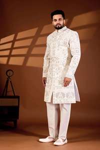 Sherwani pour homme en soie Vergo de qualité supérieure, à col mandarin, sans plis, avec motifs de panneaux architecturaux, orné de perles, idéal pour les mariages et les occasions festives - Product Image 5