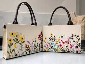 Bolsa de Mano de Lona Bordada a Mano con Diseño Floral, Fabricada en India, Bolsa de Compras de Algodón Hecha a Mano para Mujer, Disponible para la Venta - Product Image 6