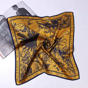 Bandana en coton imprimé sur mesure pour les sports et activités de plein air - Product Image 3