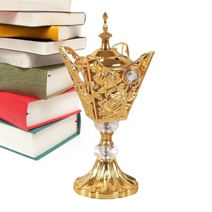 Quemador de Incienso de Metal Dorado con Tapa, Incensario Aromático con Relieve de Rosa y Base de Cristal - Product Image 1