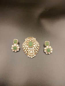 Ensemble collier et boucles d'oreilles assortis Amaira Jewels, plaqué or sur argent, bijoux ethniques pour femmes, design floral, pour fiançailles. - Product Image 5