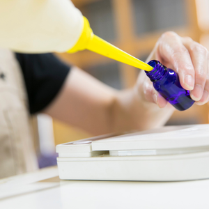 Huile essentielle de camphre 100% pure fabriquée au Japon - Aromathérapie, parfum boisé et rafraîchissant - Product Image 6