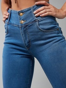 Jeans de Mezclilla Vintage para Mujer, Corte Recto, con Rasgaduras en las Rodillas y Bordes Deshilachados, de Algodón - Product Image 6