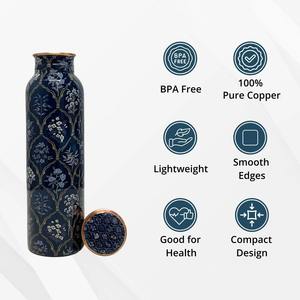 ขวดทองแดงแท้ดีไซน์หรูหรา พร้อมลายดอกไม้สีน้ำเงินดิจิทัล ฝาปิดกันรั่วซึม เหมาะสำหรับสำนักงาน โรงเรียน บ้าน และสุขภาพแบบอายุรเวท จากอินเดีย - Product Image 2