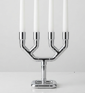 Porte-bougie de table moderne en chrome poli à 4 bras avec base géométrique en anneau - Product Image 1