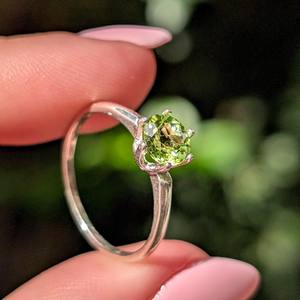 Anillo solitario de peridoto redondo, peridoto natural, plata de ley 925, chapado en oro de 14 quilates, joyería de piedra de nacimiento, regalo para mujer - Product Image 4