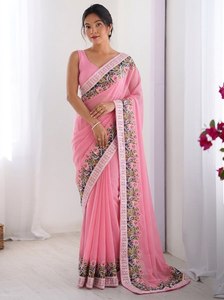 Elegante Saree Rosa de Georgette con Bordado Floral en el Borde |   Sari indio de diseñador para fiestas con blusa - Product Image 1