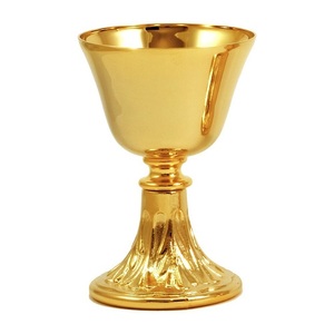 Cáliz de latón clásico de primera calidad con acabado dorado, copa para rituales religiosos, recipiente para la Sagrada Comunión, hecho a mano, artículos religiosos. - Product Image 2