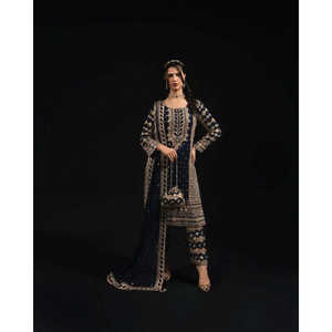 Ensemble de vêtements de fête pour femmes de designer avec fil et séquence - Product Image 5