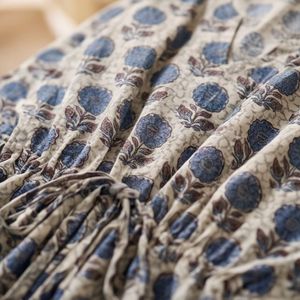 Caftán Azul Hecho a Mano con Estampado de Flores, Teñido con Índigo Natural de Alta Calidad, Elegante para Oficina, Transpirable para Días de Descanso - Product Image 4