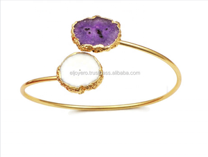 Brazalete de Latón con Piedra de Cuarzo Solar, Chapado en Oro, Hecho a Mano, Ajustable, Joyería Contemporánea, Clásica y Elegante para Mujer - Product Image 2