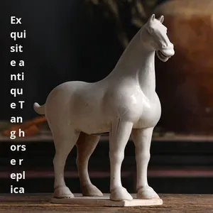 Ornement en céramique Tang Sancai de Luoyang, fait main, style néoclassique, cheval sauvage vieilli, pour meuble TV de salon - Product Image 2