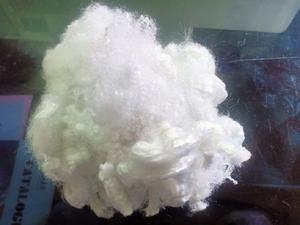 Venta directa de fábrica 6D H Slick blanco reciclado fibra hueca 100% poliéster para algodón ignífugo que hace uso como material de relleno - Product Image 6