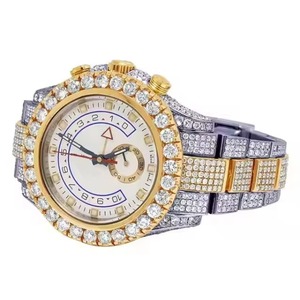 Reloj de Oro con Incrustaciones de Moissanita VVS, Directo de Fábrica IGI, Totalmente Cubierto de Piedras, Claridad VVS, Disponible para la Venta - Product Image 1