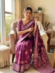 Sari de satén japonés con estampado Ajarakh de diseñador, con trabajo de espejo real y latkan, y blusa de satén japonés sin coser. - Product Image 4