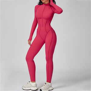 Ensemble de yoga tendance pour femme : débardeur court vert perroquet sans manches et short cycliste moulant sans coutures - Product Image 6