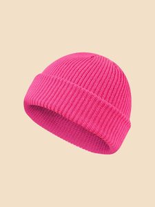Gorro de Punto Personalizado con Pedrería y Estampado de Flores, Color Negro Sólido, Unisex, para Adultos, Estilo Casual, Cálido para Invierno, 100% Acrílico - Product Image 3