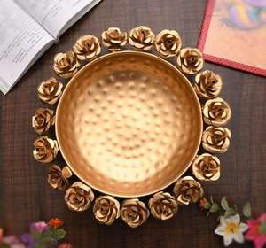 Nuevo y Personalizado Recipiente de Metal Color Dorado con Diseño Floral para Decoración de Bodas, Accesorios Especiales para Diwali, Recipiente Decorativo a Precio Competitivo - Product Image 2