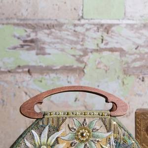 Sac à main de luxe en bois de qualité supérieure pour mariage, fabriqué en Inde, et sac à vêtements de nouvelle conception de la meilleure qualité. - Product Image 1