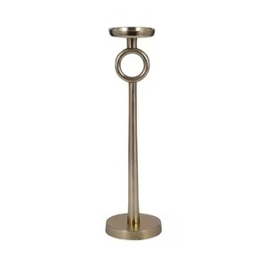 Support de bougie moderne en métal doré à 3 bras, élégant porte-bougie décoratif, centre de table, pièce d'appoint pour la maison et les mariages - Product Image 3