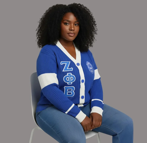 Pull cardigan en acrylique d'hiver Zeta Phi Beta pour femme, bleu, tricoté, style universitaire, broderie chenille, sur mesure OEM XLISE - Product Image 2