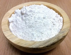 Poudre de kaolin, argile blanche naturelle pour usage cosmétique et industriel - Product Image 1
