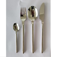 Ensemble de couverts jetables haut de gamme en acier inoxydable à bord droit, élégant, pour restaurants, mariages et cadeaux.