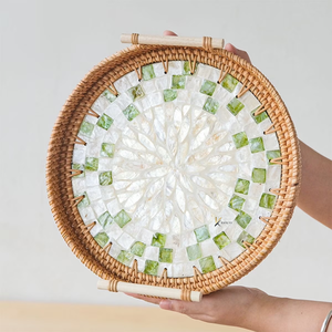 Bandeja de Ratán Imprescindible 2026 con Incrustaciones de Perlas, Diseño Europeo Flexible, Hecha a Mano, Regalo para Inauguración de Casa, Asas de Bambú, Uso en Mesa - Product Image 4