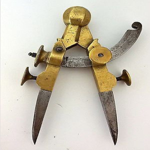 Outil de dessin traditionnel en laiton pour diviser les lignes droites, avec pointes métalliques, disponible à prix de gros. - Product Image 3