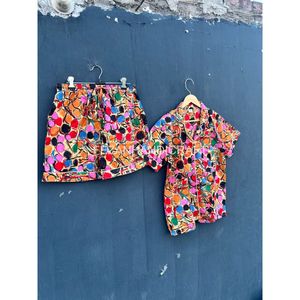 Conjunto de Camisa de Manga Corta con Estampado de Puntos Coloridos para Mujer, Conjunto Casual de Primavera/Verano de 2 Piezas, Pantalones Cortos Tejidos, Corte Regular, Cuello Camisero - Product Image 5