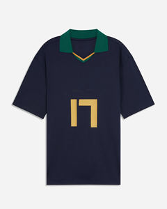 Polo de Manga Corta Azul Marino para Hombre con Estampado del Número 17 en Dorado, Cuello Verde, Estilo Casual, Tejido Transpirable - Product Image 1