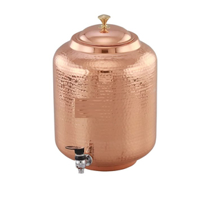 Distributeur d'eau artisanal en cuivre avec robinet, style vintage, pour usage domestique, couleur unie, en métal. - Product Image 2