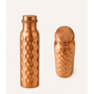 Bouteille en cuivre massif écologique faite à la main, vente en gros, très demandée, texture diamant, récipient à eau, logo personnalisé disponible - Product Image 3