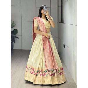 Exquisito Lehenga Moderno de Seda Paithani con Motivos Coloridos Tejidos, de Secado Rápido, para Todas las Estaciones - Product Image 1