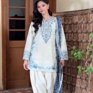 Elegante Conjunto de Traje Palazzo Farshi de Satén y Rayón con Bordado, Estampado Digital, Dupatta, para Bodas y Fiestas, de Royal Export, de Secado Rápido - Product Image 3