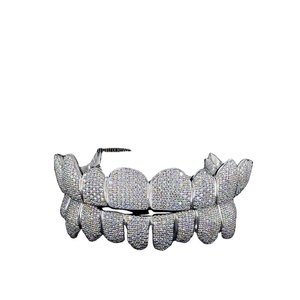 Suministro directo de fábrica Lujo 925 Plata de ley Corte brillante VVS Moissanite Diamante Grillz Dientes Joyería corporal fina Venta de exportación - Product Image 1